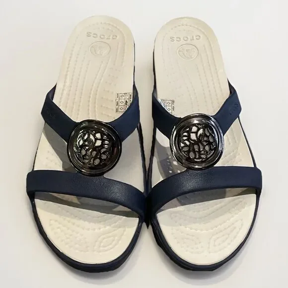 CROCS Sanrah Circle Slide Sandal Shoe Womens Size 7 Medallion Comfort Casual - Picture 1 of 13
